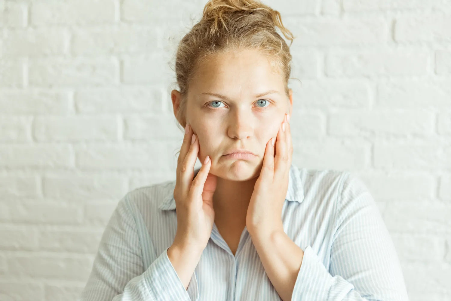 How To Slow Aging Naturally: Our Tips and Strategies